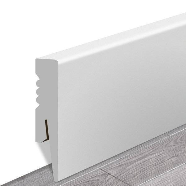 Uniwersalne zakończenie białe do listwy przypodłogowej