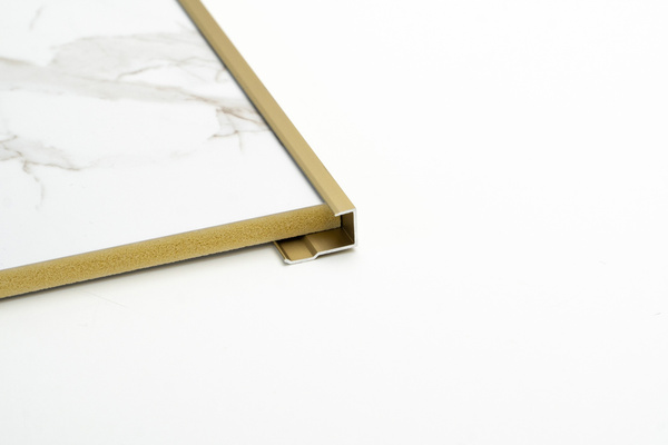 Profil aluminiowy - mocowanie paneli WPC o gr. 5 mm - startowy - 5504 - złoty brąz