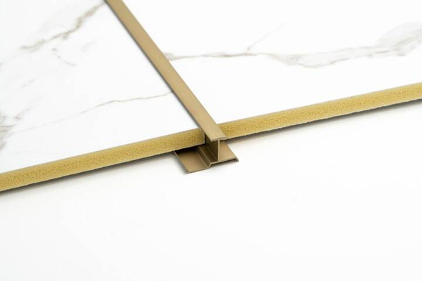 Profil aluminiowy - mocowanie paneli WPC o gr. 8 mm - DH133 - złoty brąz