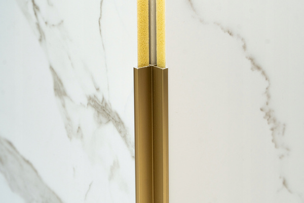 Profil aluminiowy - mocowanie paneli WPC o gr. 8 mm - narożnik zewnętrzny - 8401 - złoty brąz