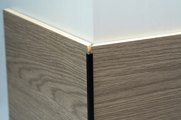 Profil aluminiowy - mocowanie paneli WPC o gr. 8 mm - narożnik zewnętrzny - A101 - czarny